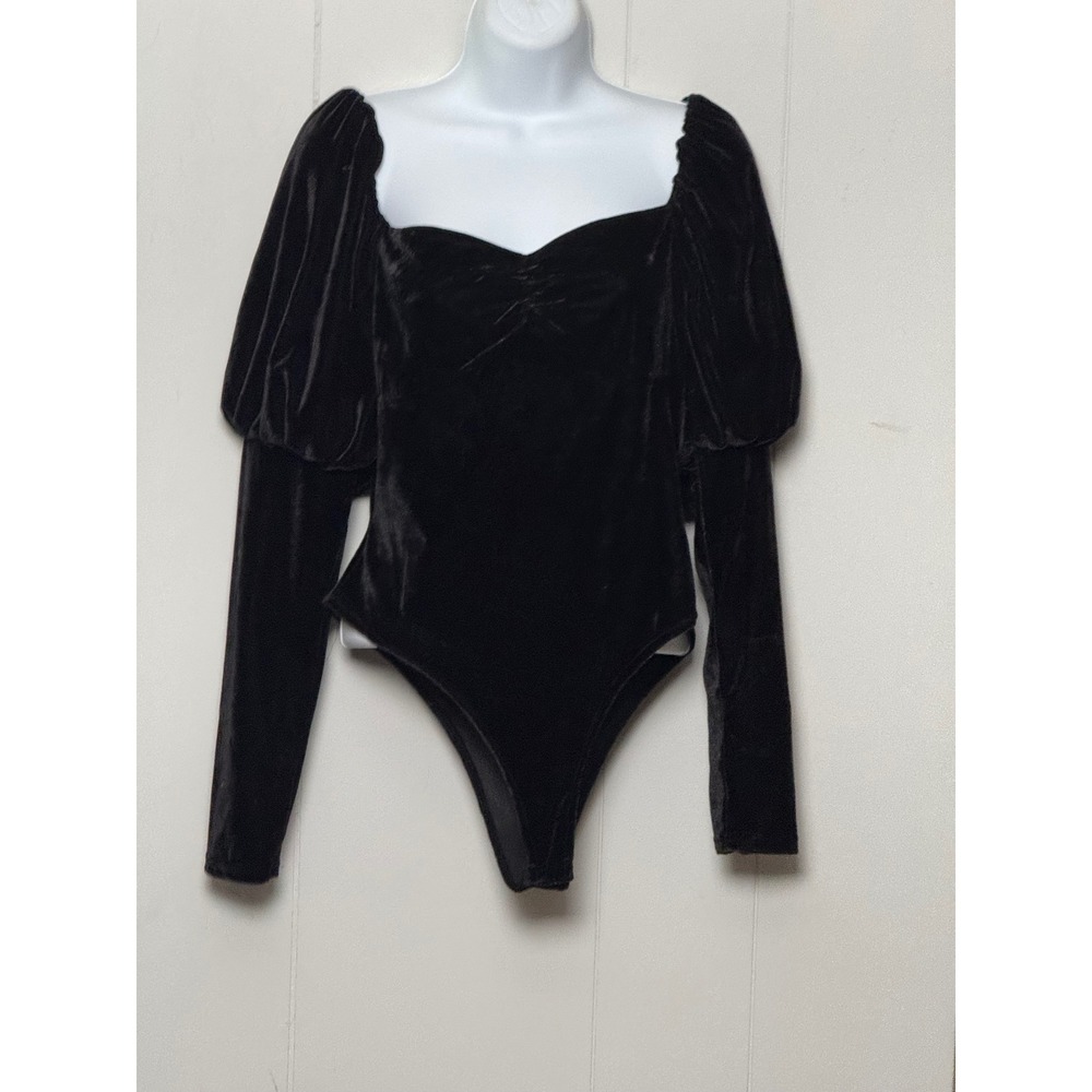 A. Calin Flying Tomato Black Velvet Puff Sleeve Bodysuit Sweetheart Neck Size L